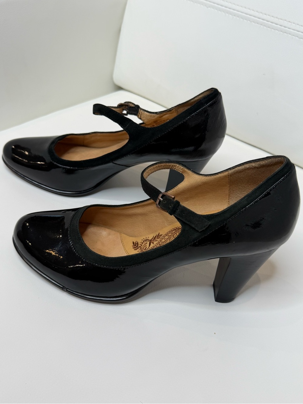 Söfft Florence Black Patent Leather & Suede Mary Jane Heels Pumps Size 9.5